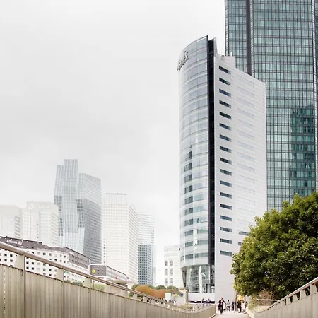 Luna Courbevoie